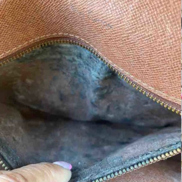 Louis Vuitton 2Pcs Bundle - Vintage Louis Vuitton Crossbody/Louis Vuitton Wallet - Picture 4 of 9